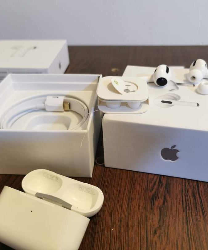Premium APPLE AIRPODS PRO Made in California With 37% Off Sale
