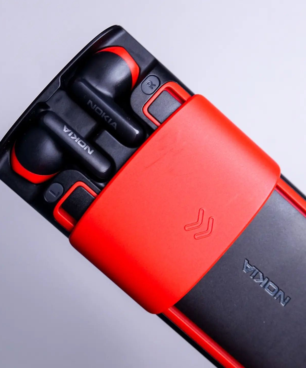 Nokia 5710 Mobile With Earpods